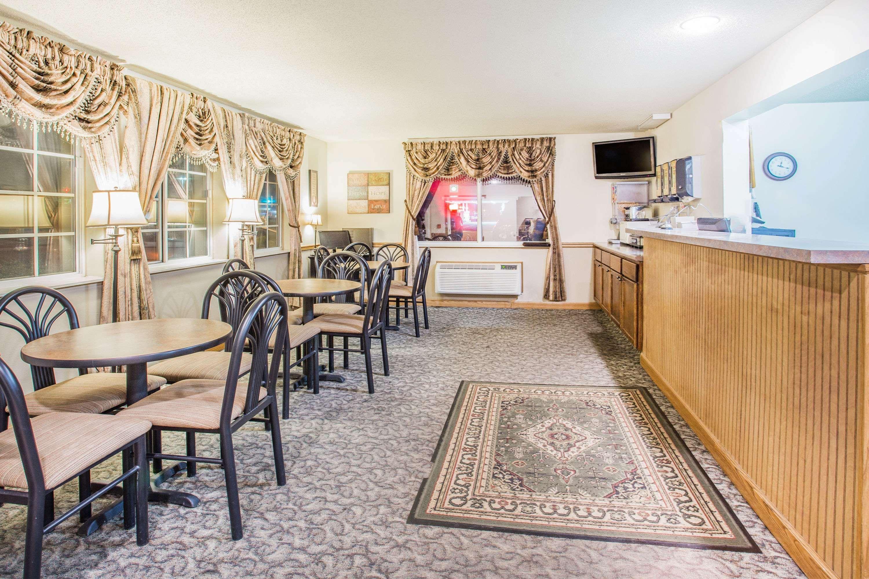 Hotel Super 8 by Wyndham Prairie Du Chien Exterior foto
