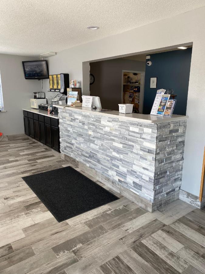 Hotel Super 8 by Wyndham Prairie Du Chien Exterior foto